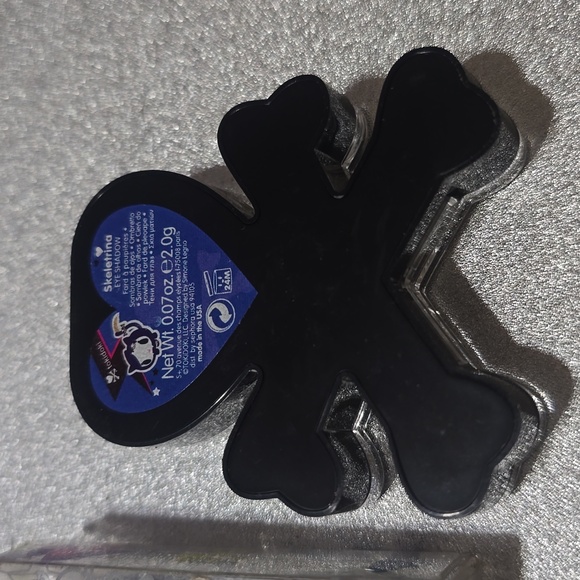 🌟SKELETRINA Hot Topic Tokidoki RARE Vintage Chromatico Eyeshadow NWT - Picture 4 of 6